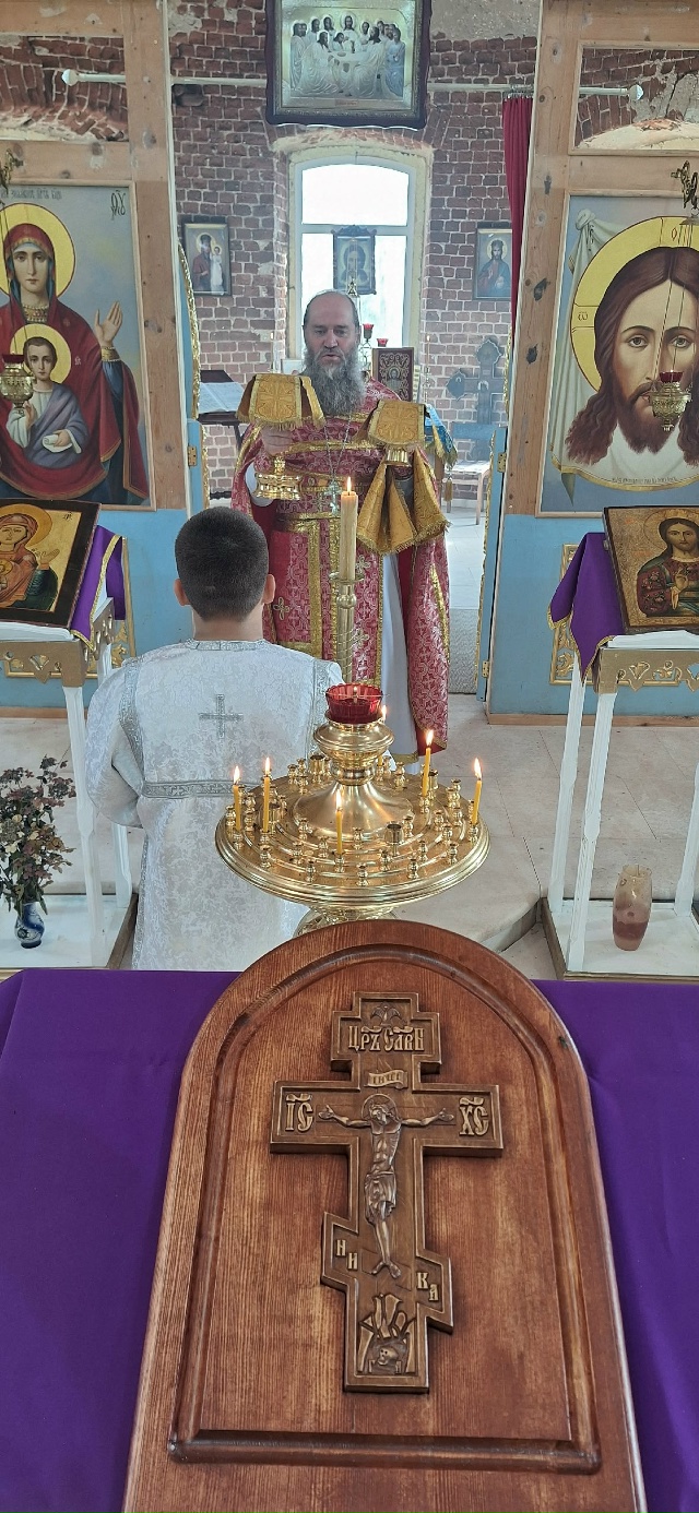 В минувшее воскресенье в Знаменском храме состоялось торжественное богослужение